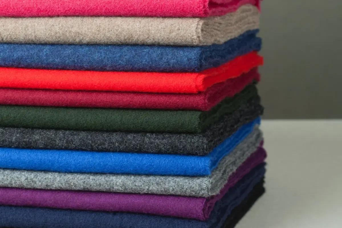 Hvad er et microfiberhåndklæde, og hvorfor vil du elske det? Se svaret her i vores guide